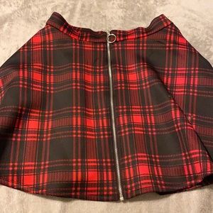 Red Plaid Skirt Size: Small